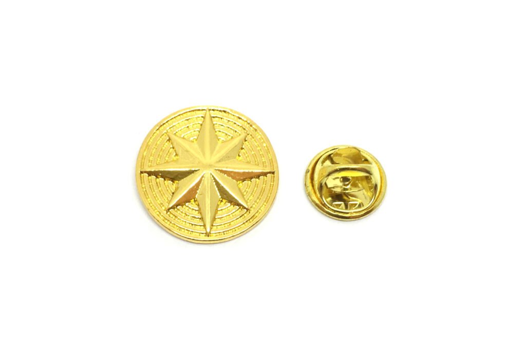 Gold Star Pin Badge FINOX