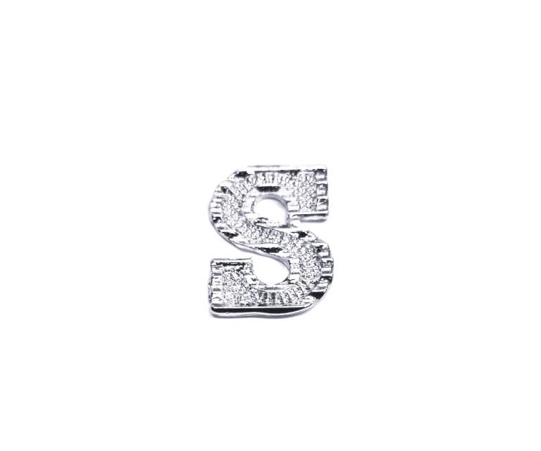 Alphabet Letter R Pin | FINOX